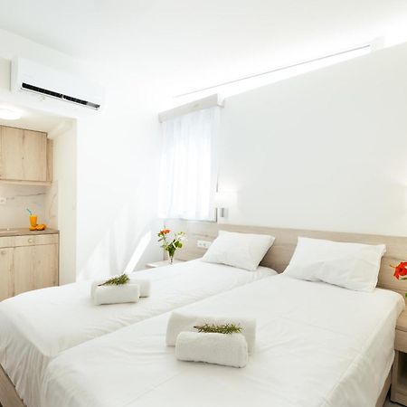 Giannis Apts โรดาคิโน ภายนอก รูปภาพ